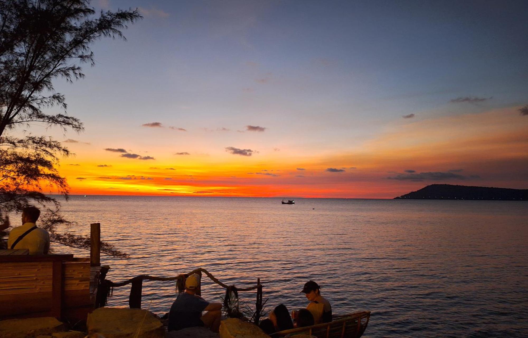 Dragonfly Guesthouse Koh Rong Sanloem Exterior photo